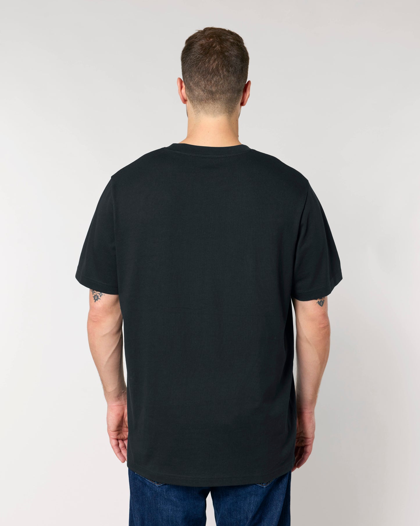 T-SHIRT - ZWART